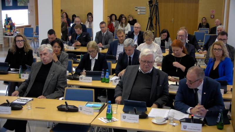 IX SESJA RADY POWIATU W POZNANIU